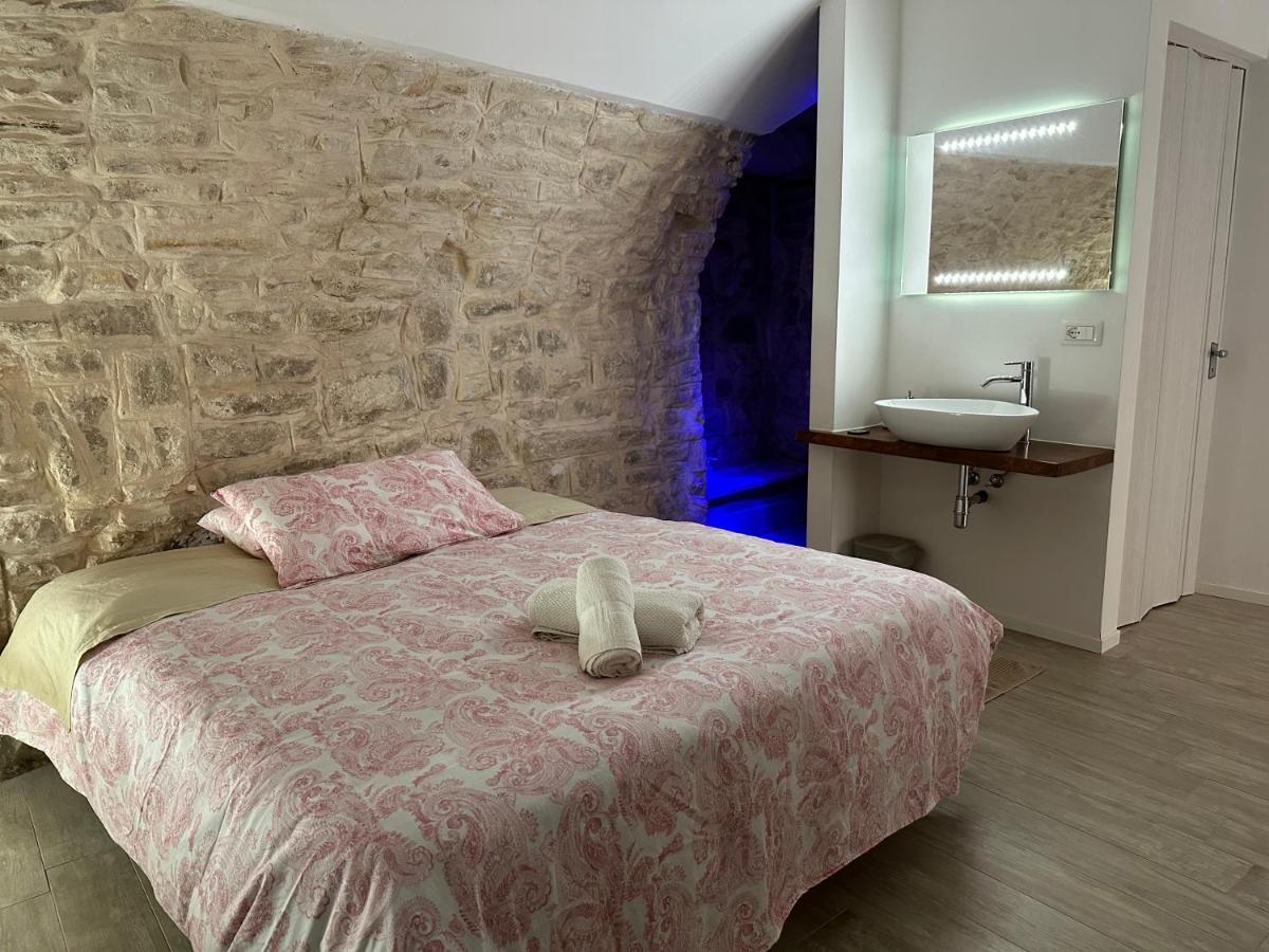 Giovinazzo Suite Pavone Griffi ภายนอก รูปภาพ